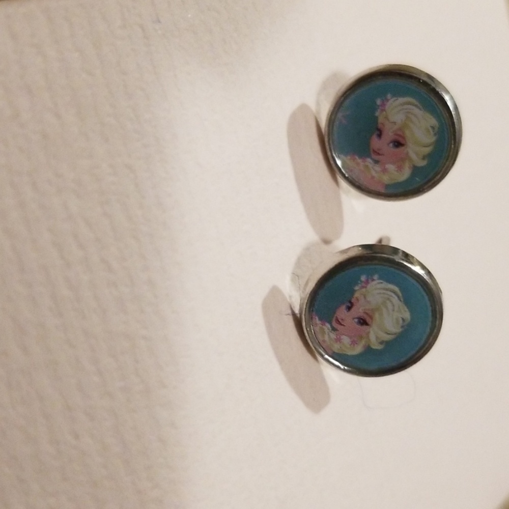 One pair of  Elsa earrings